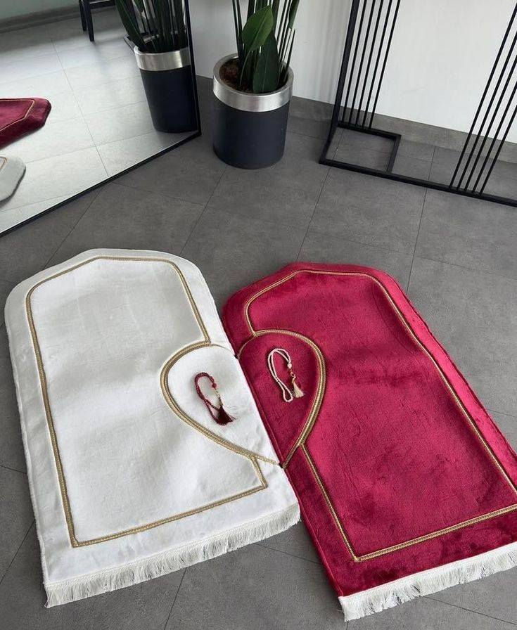 وصلت ✨🌙البكجات
رمضان قرب… وعيد الأم بعده ✨
إذا ناوية تهدين شي يبقى ذكرى سنين قدام 💗
هذا أحلى اختيار 👇
🌸 البكج الاقتصادي
▫️ إيزار قطعة وحدة + سجادة حفر اسم
💰 28 ألف
▫️ إيزار قطعتين + سجادة حفر اسم
💰 30 ألف
✨ البكج الفخم (الأكثر طلبًا)
▫️ إيزار (قطعة أو قطعتين) + سجادة حفر اسم
مع تطعيم كرستال أو رسمة مميزة
💰 35 ألف فقط
👑 فخم… ناعم… ويطلع بصورة تهدية راقية جدًا.
🧕 مفرد
▫️ إيزار قطعة وحدة – 18 ألف
▫️ إيزار قطعتين – 20 ألف
▫️ سجادة مفردة – 15 ألف
▫️ سجادة مع كرستال – 18 ألف
💞 سجادة التوأم (زوج & زوجة)
حفر أسماء + رسمة قلب 🤍
💰 48 ألف فقط
تهدية مثالية للعرسان أو هدية بين الزوجين 💕
🎁 وكل طلب تستلمين وياه هدية باختيارج:
✨ عطر صلاة خاص
أو
✨ مسبحة إلكترونية
🚚 وإذا طلبتي أكثر من طقمين… التوصيل مجاني 💗
⚠️ ملاحظة مهمة:
الحجز مفتوح بعدد محدود يوميًا حتى أحافظ على جودة الشغل ✂️✨
لا تأجلين الطلب… لأن كل ما نقرب من رمضان الزخم يزيد.
📩 للحجز راسليني خاص الآن واكتبي اسمج المراد حفره 🌸


**إذا كنت صاحب هذا الإعلان وتريد حذفه لأي سبب، رجاءا أرسل رسالة إلى الدعم الفني**