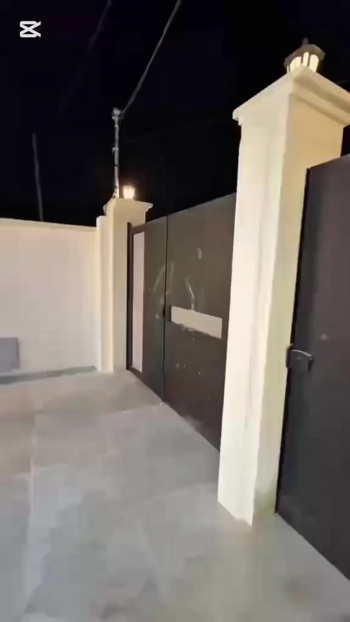 بيت في حي الملايين الاولى للبيع
مساحة 160م طابق واحد زراعي ملك صرف قريب لجامع الصواف
خدمات كاملة 
غرفتين نوم استقبال مطبخ ملحقات
نظام دكتات وكامرات 
بناء درجة اولى من هيكل وكهرباء  وارضيات وغيرها
تم بناءه بنأه بإشراف مهندس وبناء شخصي وليس لغرض البيع
للبيع بسبب ظروف خارجة عن ادارة
و صور مراحل البناء هم يمكن اطلاع عليها 
للتواصل 
***********
