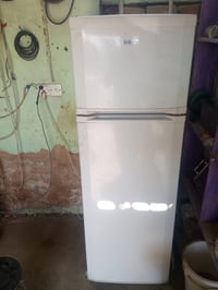 ثلاجه جديده السعر 100 الصوبه 25 07804312608