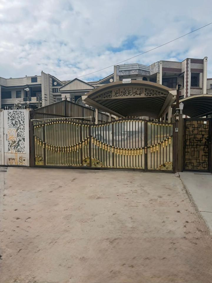 منزل تجاري للايجار منطقة الاساتذه خط سريع حي العامل يحتوي علة ٦ غرف نوم مع صالة وحولي ومطبخ حمامات عدد 2 ويحتوي عله كراج يسع ٥ سيارات ويحتوي عله ٨ سبالت ومطبخ تركي متكامل وغرفة نوم تركية
للأستفسار 
مراسلة ***********
