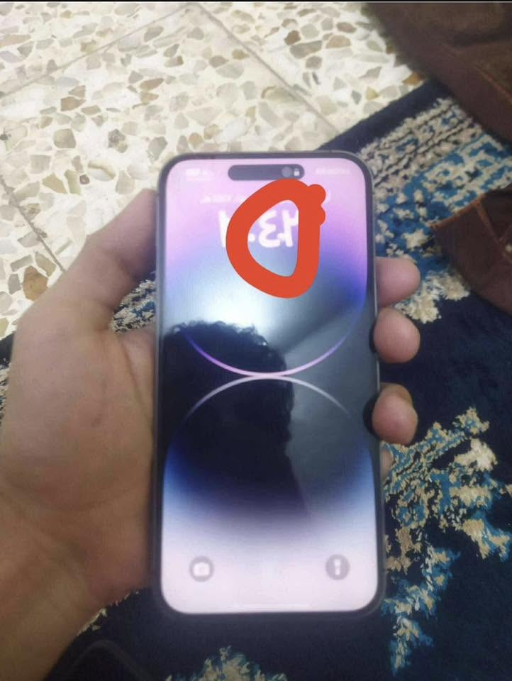 إيفون14برو ماكس   بطاريه 87جهاز نظيف لامبدل لا بطاريه ولا شاشه فقط نقطه زغيره كلش بشاشه وأثناء التحديث طلع إشعار الكاميرا ***********
