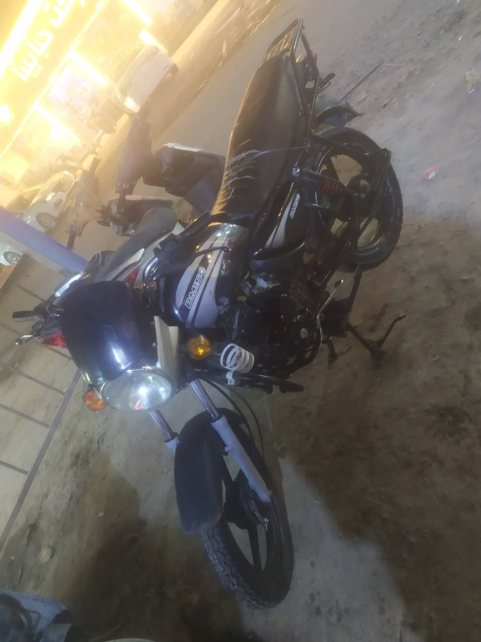 السلام عليكم دراجة BM150 
للبيع دراجه خير من الله مابيها نقص 
كامله من كلشي نكره سلف 
600 وبيها مجال
مكاني الكاظمية *********** وتساب
