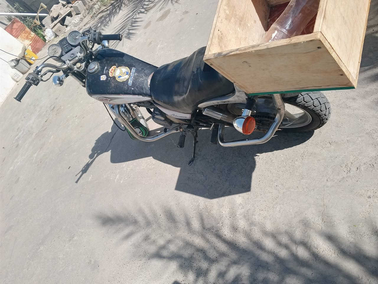 ابتر للبيع مكفول 
نكره سلف كهربائية شغاله 
تايرات جدد امامي خلفي
مكينة مكفوله تجي تاخذه وتودي 
على اي مصلح يعجبك 
بحيث لا مفتوحه ولا تنقيص ولا تبخير 
السعر 525/وبي مجال 
تاخذ ماطور ربع ماتصرفله مكفول 
الاتصال على الرقم 
***********/ أيضا بي واتساب
