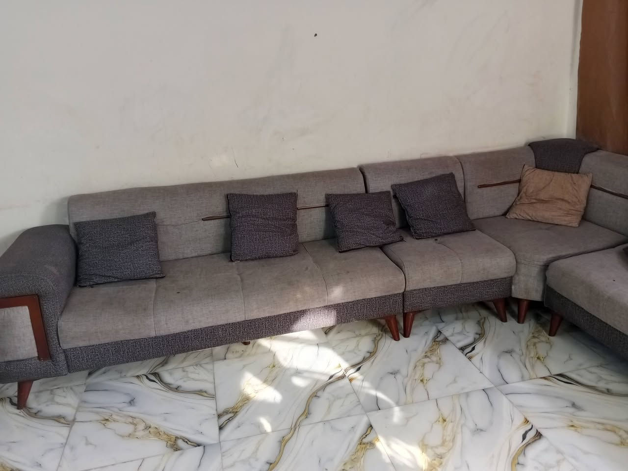 تخم ديون لبيع تسع مقاعد نضيف


**إذا كنت صاحب هذا الإعلان وتريد حذفه لأي سبب، رجاءا أرسل رسالة إلى الدعم الفني**