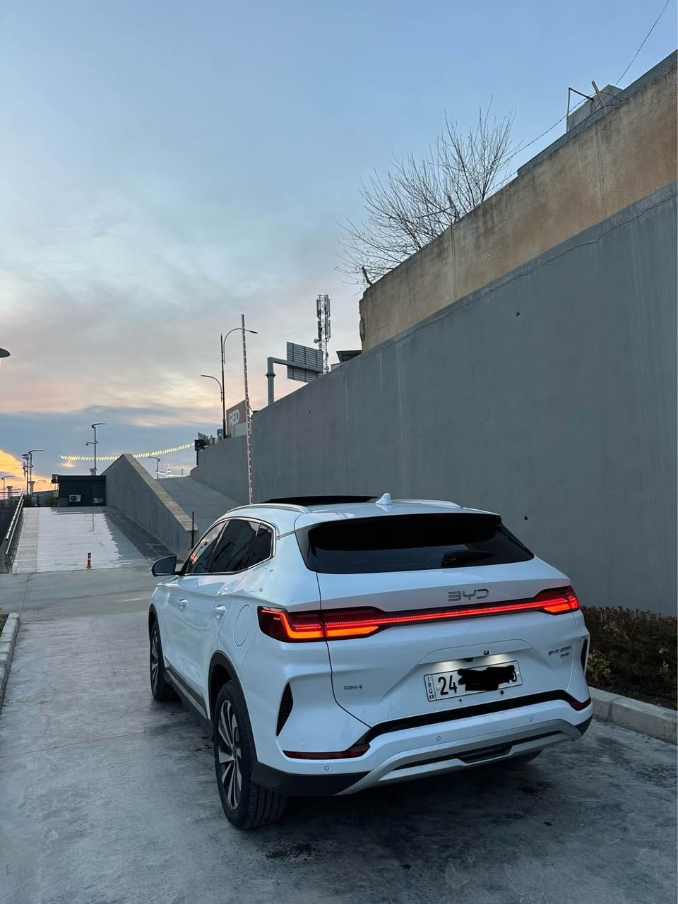 BYD SONG PULAS
FWD Tyep -10
پاترى 120  
سياره زه مانه 
پاتري ٨ سال زه مان 
گيرو مه كينه. ٦ سال زه مان 
تني ٨ هزاران ياب ريفه چوى 
رقم دهوك و كيتابا جام رهشي دگه له 
كلين تايتل 
قپات مواصفات 
سياره جاهزه 
تني فروتنه. تبديل نينه 
سعر 236 و مجال 
***********📞 زاخو, دهوك
