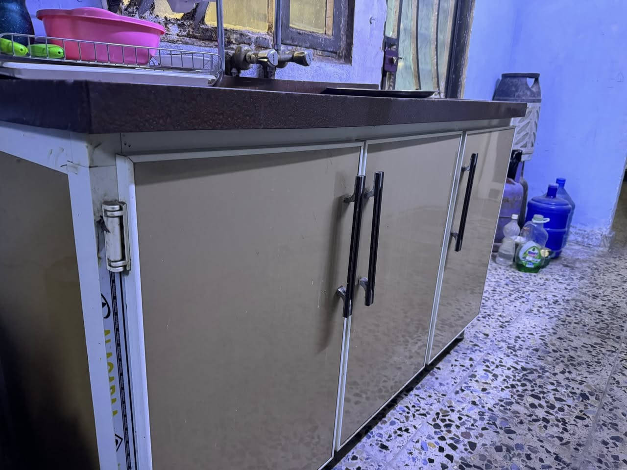 كاونتر قطعتين فقط بدون ملحق السنك مرمر قياس متر ونص والقطعه الثانيه قياسها مترين ونص ثقيل تفصال مو سوقي السعر 300 الف وبي مجال بسيط


**إذا كنت صاحب هذا الإعلان وتريد حذفه لأي سبب، رجاءا أرسل رسالة إلى الدعم الفني**