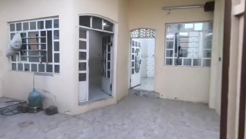 بيت للبيع مساحه ١٢٥ تسليم فوري حي الملاين الثانيه فرع الافنديه غرفتين هول مشتمل استقبل مطبخ السعر ٧٠ وبي مجل خابر وتدلل *********** اس ***********
