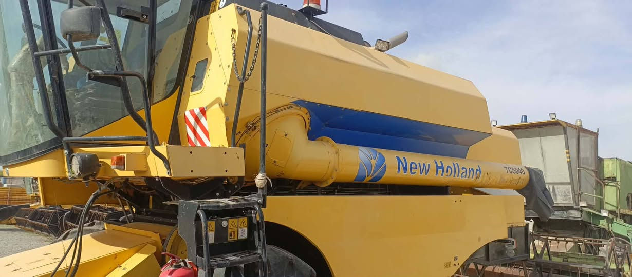 حاصده للبيع موديل 14 رقم انبار تصل ***********
