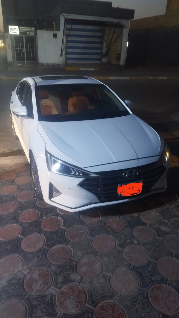 النترا 2020 خليجي رقم بغداد انكليزي حرة باسمي
السيارة جاهزة من كلشي كير مكينة تبريد 
محرك 2000
السيارة فول مواصفات بصمة وبصمة ابواب وفتحه وشاشة 
السيارة بيه جاملغ صبغ و بية شوية بالجاملغ الثاني وملاحظات بسيطة وسونارة موجود 
السعر 153
رقم الهاتف *********** 
السيارة موجودة بميسان
