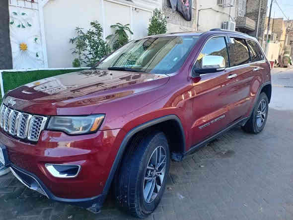 جيب  كراند شيروكي 🚘🚙
موديل 2018  😍
حادث فقط دعامية اماميه ويوجد تكحيل وبارد بسيط بدون صبغ بدون ايبراك  
فول مواصفات
  
لايت زنون بلاد🔦💡☄️
ماسحات اوتو
مري عاكس للضوء وهيتر وقلاب وخزن🌌☀️
كشنات امامي كهرباء تدفئة تبريد خزن♨️
ستيرن كهرباء خزن تدفئة كشنات خلفي تدفئة🛞
بانوراما وفتحه  وماوس تحكم وضعيات قيادة 🚧🚦
حساسات اماميه خلفيه ورادار خلفي🚘
اوتو ستوب عند الرجوع واوتو ستوب ستار عند الوقوف سستم صوت تشغيل عن بعد وباب الصندوك كهرباء السيارة جانت معوقين وخلصت من شهر 10 سنة 2023 🌗
(رقم بغداد ) 📍
  (تتحول  بالاسم المشتري ) 🪪
رقم صاحب السيارة🪪
*********** ☎️📲📞
متواجد واتساب 📠
ملاحظة السيارة احلى من الصور🤩
