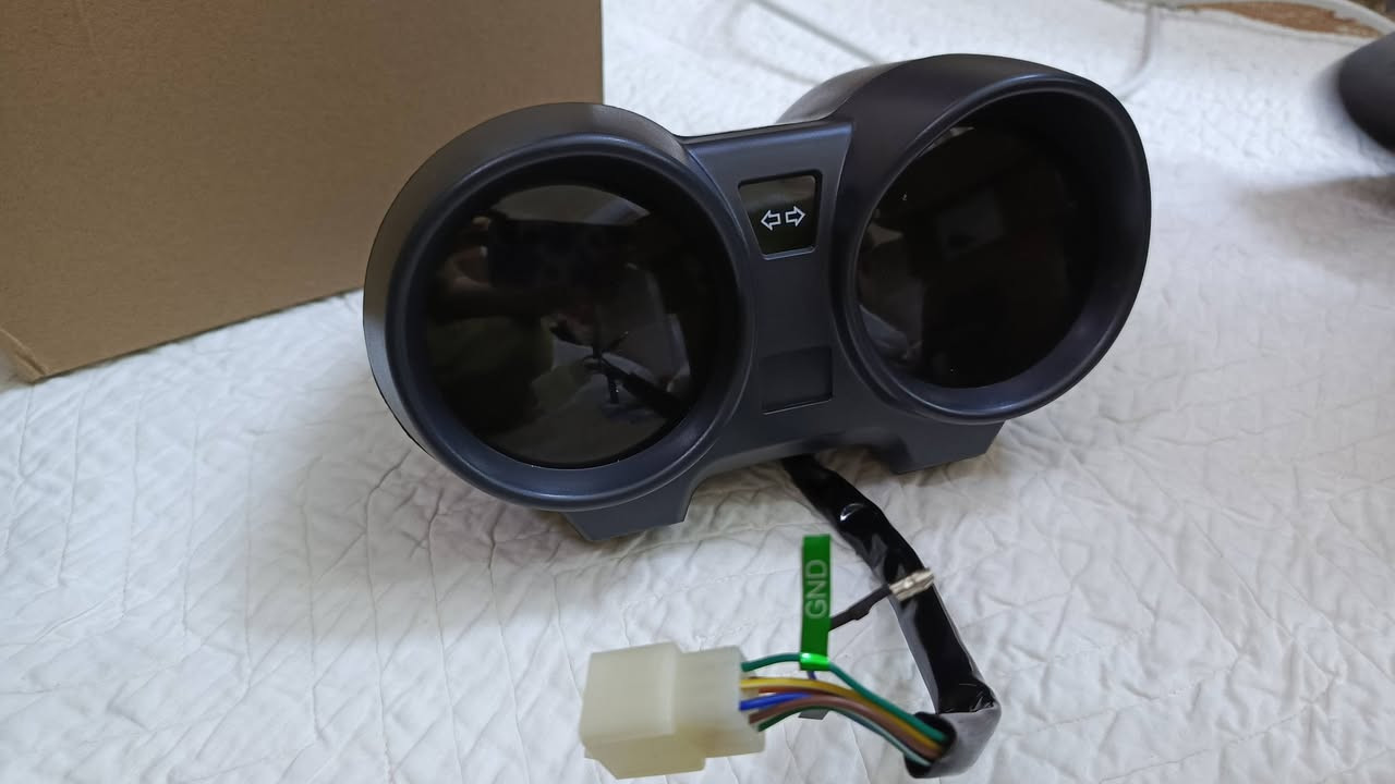 اي قطعه تردون سكرين وعله الواتساب ***********
