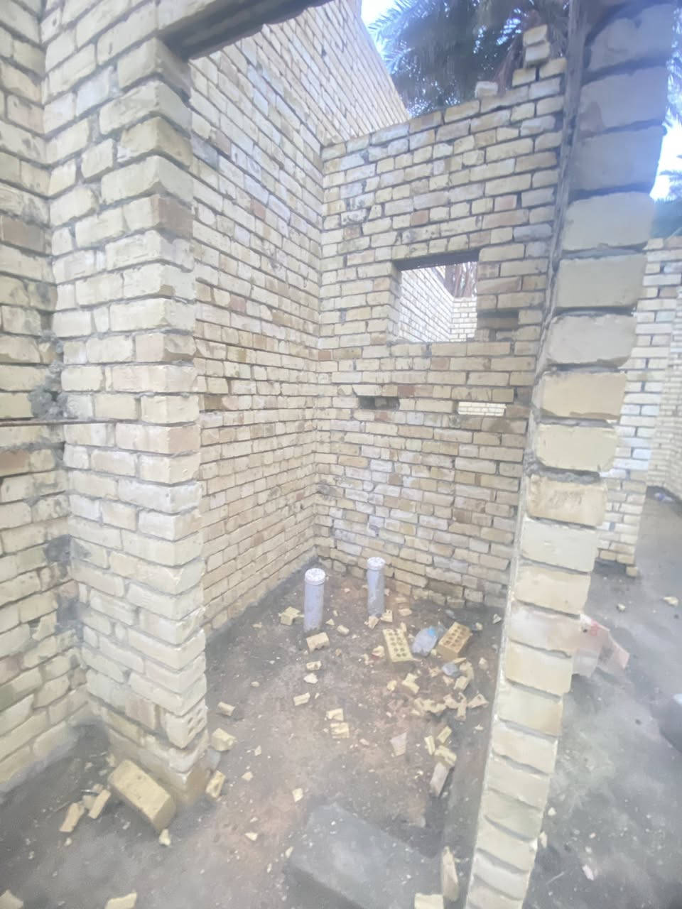 مشتمل للبيع قيد الإنشاء مساحه 60
يحتوي على صاله مطبخ صحيات وغرفة نوم طابق الأرضي 

وطابق ثاني غرفة نوم للوجه وصحيات  سطح خلفي 
يرهم غرفه ثالثه حسب طلب 

موقع بغداد جانب الكرخ منطقة دوانم شارع بغداد قرب حي الري 

يسلم دار مفتاح كامل من كل نقص خلال شهرين 

بسعر 60 مليون وبي مجال 

طابو زراعي سند 25 

***********
