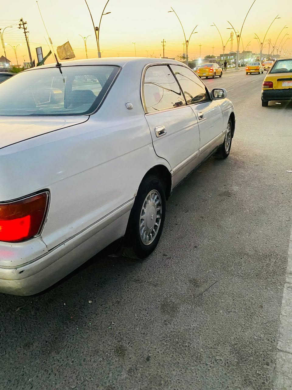 السلام عليكم
بطه فصل موديل 1993 رقم بصره تحويل مباشر سنويه للـ27 محرك 3000 ديلكو محرك وكير مكفولات جديد كهربائيات كلها شغاله تبريد ثلج مكفولة من كص ونقل وعيب واصوليات  السعر 52 للأستفسار اكثر *********** العنوان ميسان ، غير متواجد على النت
