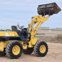 كوماتسو WA50 • موديل ٢٠٠٣ • مكفول صبغ