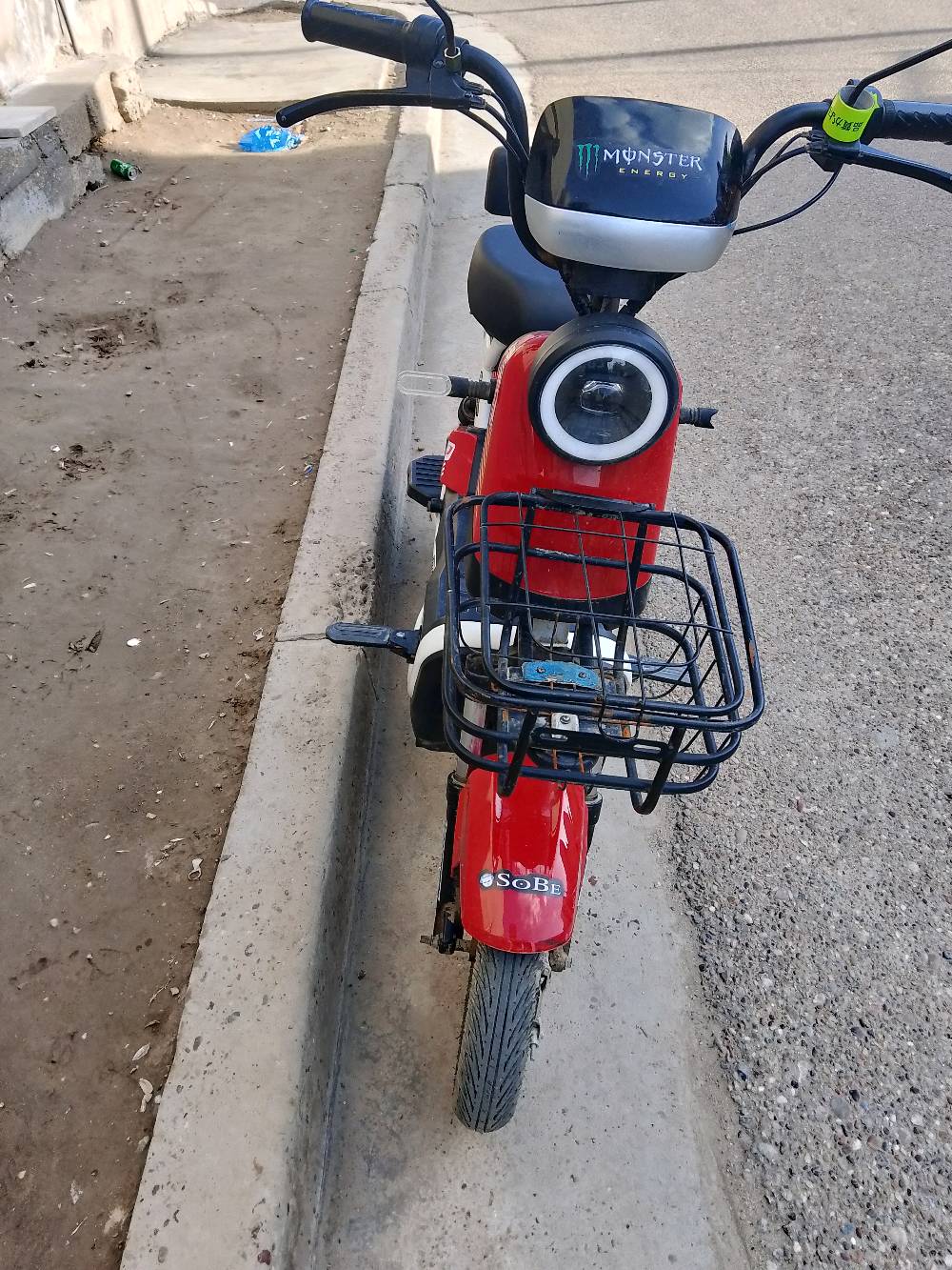 🔥 للبيع دراجة كهربائية نظيفة 🔥

- اللون: أحمر
- الحالة: نظيفة وتشتغل 100%
- بيها سلة قدام + مرايات
- اقتصادية وما تصرف
- مناسبة للتوصيل أو الاستخدام اليومي

📍 الموقع: بغداد
الزعفرانية 