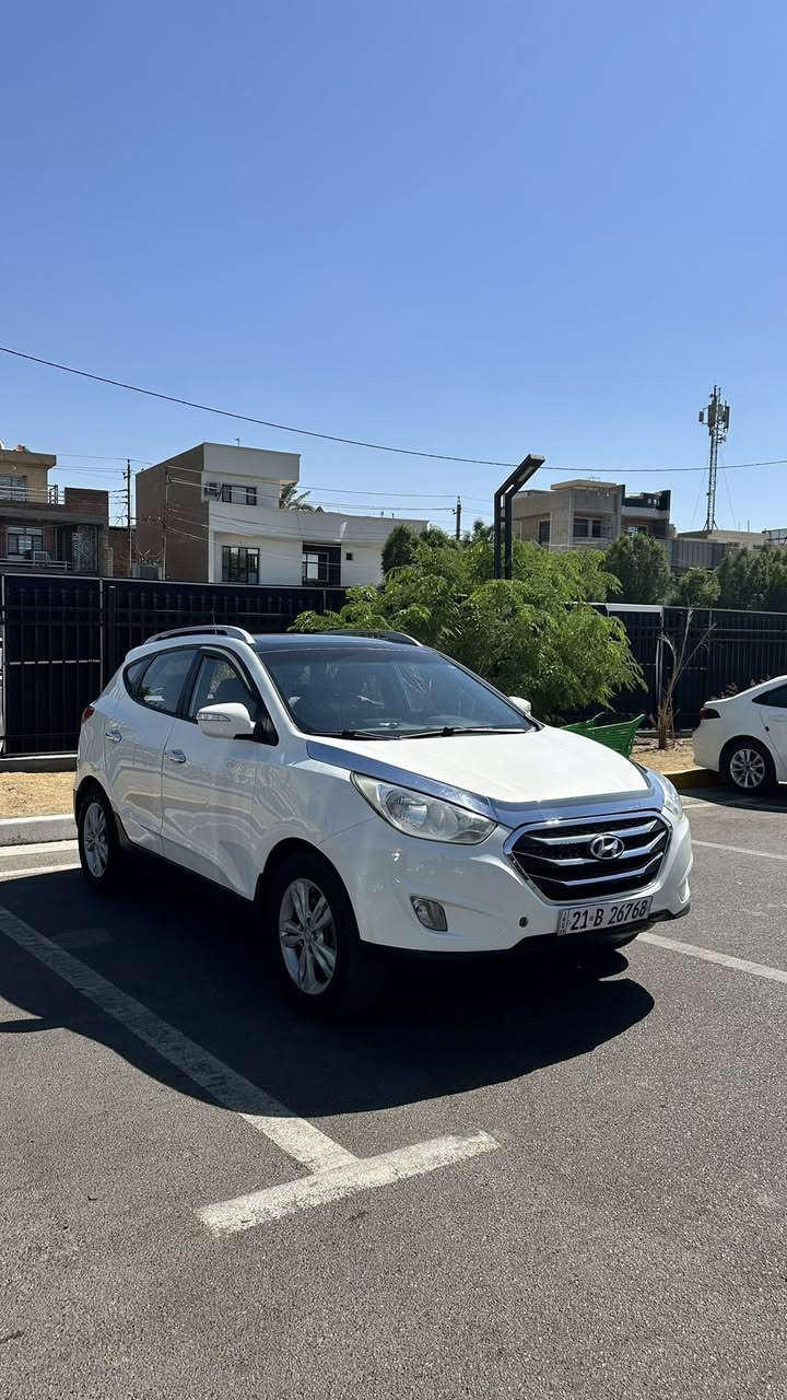 السلام عليكم .. توسان خليجية للبيع 2012 ، 
مكينة 2400 السيارة بحالة جيدة وفول مواصفات سقف فتحتين بانوراما وشاشة كبيرة وكامرة خلفية اشاير بالمري، بيها صبغ بنيد ونص باب السايق وطخات خفيفة والسعر محسوب على هذا الاساس
السيارة ماشية 223 الف المكينة والكير بحالة جيدة جدًا دهن كله من الحسام وبانزين محسن 
سعرها 125 ورقة والسعر قابل للتفاوض 
عنواني بغداد الأعظمية المقبرة الملكية 
للتواصل ***********
