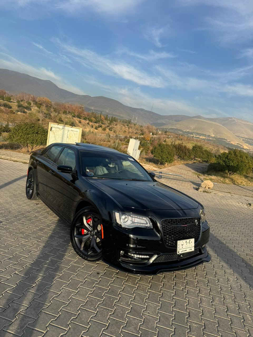 وكاله هارلم ضمان 3 سنوات او 60 كيلو
رقم مميز بغداد 9020
ماشيه 5ألف مايل زيروو 
كرايسلر 300S فول مواصفات 1/1. 
الموديل 2023. (خليجي) . 
المحرك : V6 . 3.6L . 
لون اسود ملكي 
المواصفات :
*  پانوراما . 
*رادار امامي
*حساس خروج عن المسار 
*قياده ذكيه
* مصابيح امامية زنون مع LED . 
* ويل قياس 20 أنج . 
* حساسات  . 
* شاشه كبيرة مع نظام ملاحة نفكيشن GPS .
* سستم صوت الپاين مع سماعات بريميوم مع دمام.
* مقصورة الركاب من الجلد الفاخر 
* مقاعد أمامية كهربائية عدد 2 . 
* ذاكرة لحفظ وضعيات الجلوس (ميموري) . 
* مقاعد أمامية تبريد وتدفئة . 
* مقاعد خلفية تدفئة . 
* تشغيل عن بعد . 
* ستيرن كهربائي . 
* تدفئة ستيرن . 
* محدد سرعة . 
* تلفون بلوتوث . 
* كاميرا خلفية .
* مرايا متحسسة للاضاءة العالية .
* كير شفتر بالستيرن . 
* دخول ذكي (بصمة) .
كفاله عامه
مكان السياره جكوك
الاتصال *********** 
السعر 41000$
