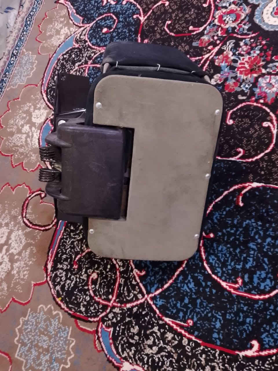 السلام عليكم عندي كرسي للبيع قلابي
هايس ام بوز السعر 125 بيها مجال العنوان بصره سجن حمدان الرقم *********** اواتساب
