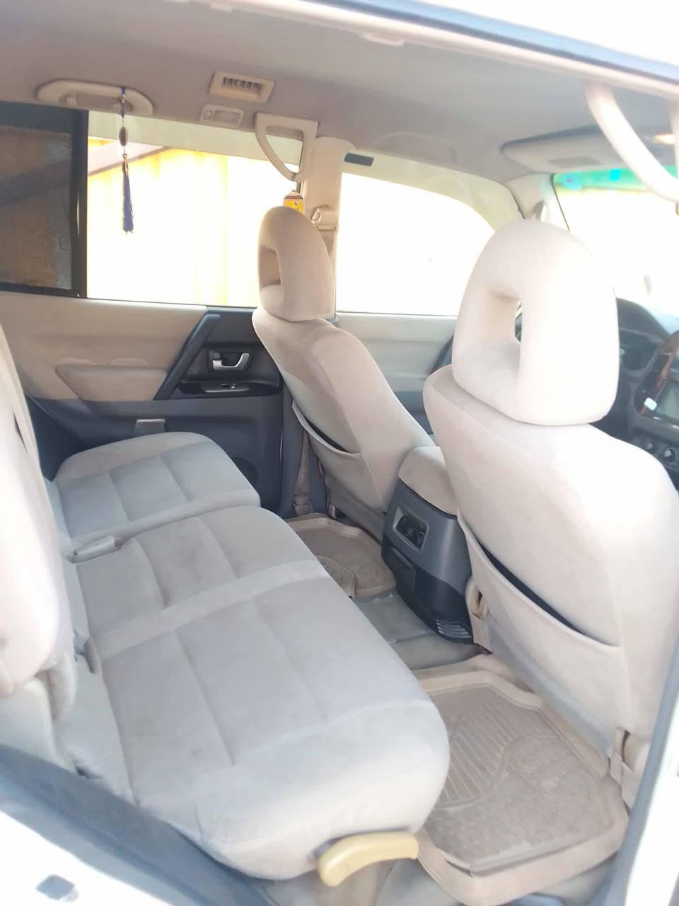 سلام عليكم باجيرو, 2006 سيارة مكينة وكير نظيفات تخم تاير حدادية جديدة سيارة تبريد ٣ قطع سبعة راكب سعر 90 وبيها مجال سيارة رقمها نجف .. العنوان النجف .. رقم الهاتف للتواصل على الرقم ***********
