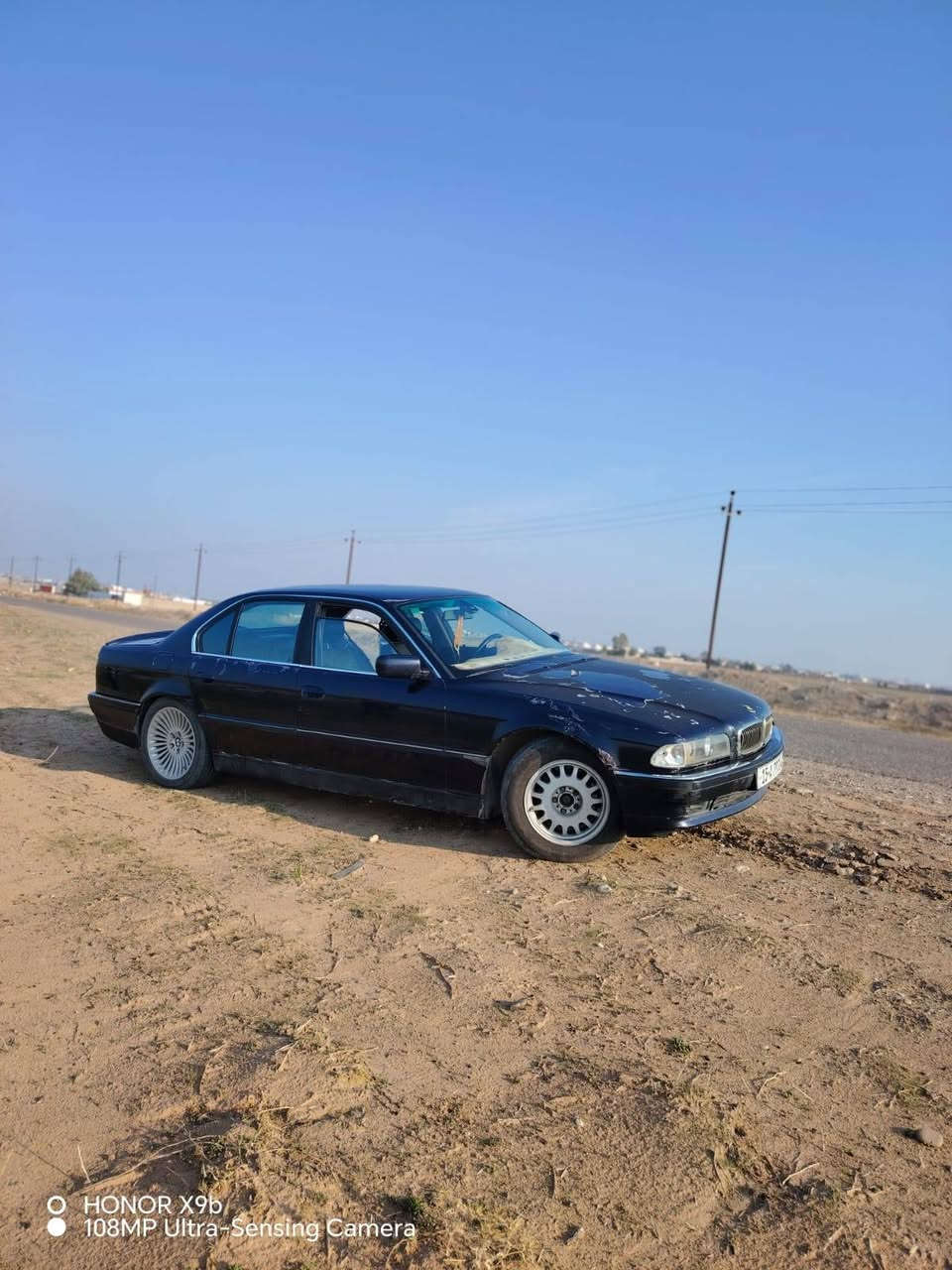 السلام عليكم 
للبيع ١٩٩٨ سيارة جاهزة كير ومحرك وتدفئة وتبريد وصدر ٧٠ بالمية كشرها محتاج صبغ عام 
سنوية ٢٠٢٨ نتنهي وهزة جديدة 
السيارة بيها نواقص قليلة ماتتجاوز مليون ونص نواقصها 
للبيع سعر ٦٥ ورقة 
او مراوس بسيارة ٧ راكب 
‎0787 499 2532
