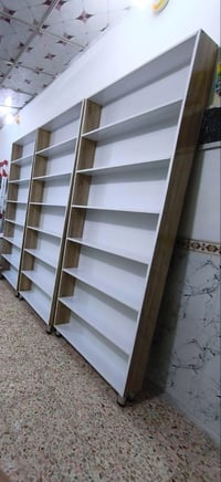 ٤ فاترينات الوحدة ب ٦٠ عرض ١ متر و طول ٢ متر و١٠ بغداد العبيدي شارع عش...