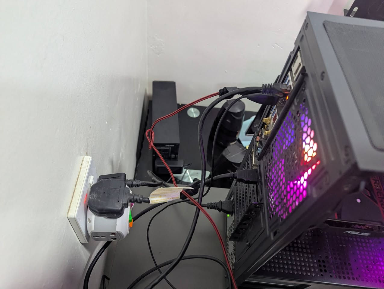 كمبيوتر العاب pc  يشتغل كل العاب قواء
لبيع فقط كيس بدون شاشه سعر مع توصيل 400الف  رقم الهاتف 
16 GBytes.     رام.              ***********                          

Intel(R) Core(TM) i5-6500 CPU @ 3.20GHz معلج 

ASUSTeK COMPUTER INC. -STRIX H2701. مدبورد GAMING
hhdتير2 هارد 
NVIDIA GeForce GTX 1050 Ti 4gh Asus 
بور سبلي 300وط  
                                                                                

-
