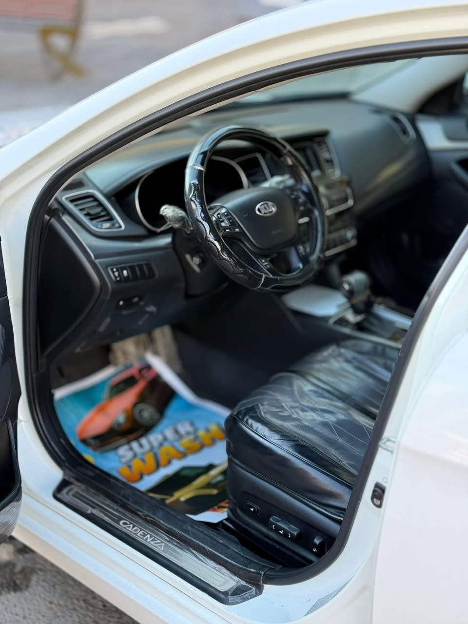 كيا كادنزا
موديل ٢٠١٤ خليجي 

مكفوله كفاله عامه

محرك ٦ سلندر

بصمه 

تبريد قطعتين 

داخل ملكي لون صدفي

بانوراما 

سياره جاهزه من كلشي 

ماتصرف عليها شي 

بردات خلفيه اوتوماتيك

مري شفط

كشنات تدفئه تبريد

فول مواصفات vip

ماشيه :١٠٠

 

الهاتف :***********

السعر :١٧٨

وبيها مجال لشراي
