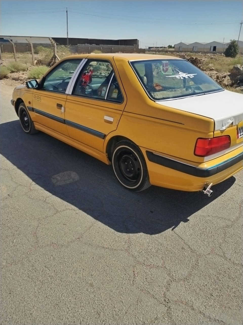 السلام عليكم بيجو بارص موديل ١٥ سياره محرك وكير مكفوله سياره بيه جاملغ مامي صبغ فقط باقي سياره مكفوله بسمي رقم جديد دولي  مكان سياره بغداد الحسينيه مال المعامل السعر ب٤٥ وبيه مجال شراي يتصل ***********
