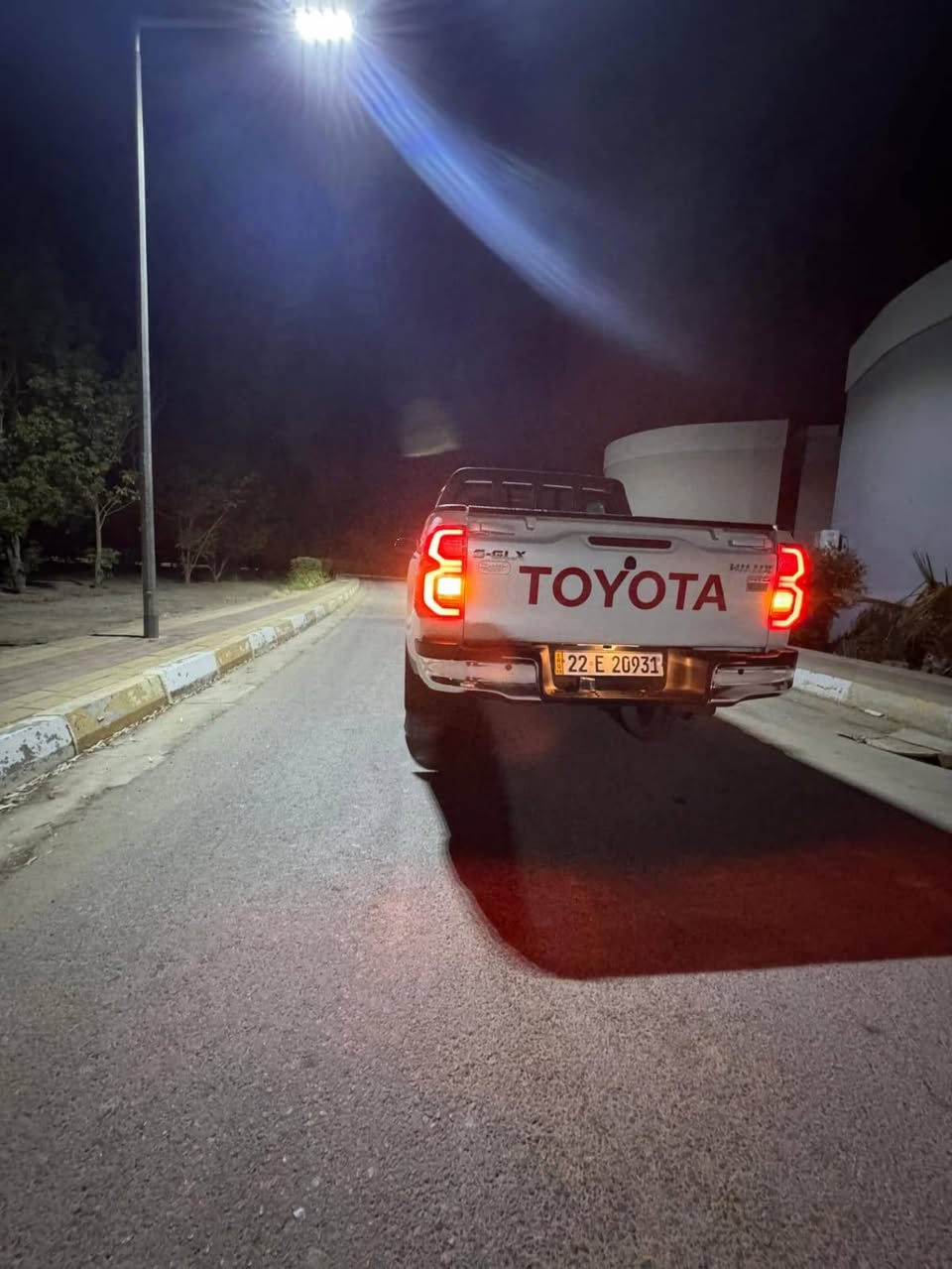 بسم الله الرحمن الرحيم
السلام عليكم هايلوكس 
المكان الفلوجه الانبار 
فول مواصفات موديل ٢٠٢٢
 سيد نهر سعودي
رقم اربيل دولي بسمي
مواصفات
فور ويل
ثلاجه بلجكمجه
دبل ايرباك 
بصمه
٣ بصمات
مثبت سرعه
شاحن وايرليس
لدات امامي خلفي
نضام ايكو
تبريد قطعتين
تحكمات ستيرن
جهيتين شاشة جبيره
كامره 
حساسات امامي خلفي 
امامي خلفي اشاير
منضومة زنون فورويل 4x4
البنيد جكات نضام ايوكو رقم أربيل 
سنوية جديدة٢٠٢٧
ماشيه اقل ٨٣الف ع وضع الشركه بشرط حته حداديه
تحويل مباشر السيارة جديد 
كفاله عامه من الصبغ تبديل الفتح السعر340
 استفسار اتصل ***********
