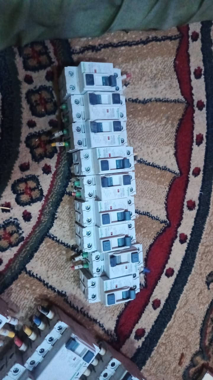 سلام عليكم هاي وجبه جديد مال حاويه شنايدر لصلي  شرط شغل 50 قطعه ابيع شلعه واحده ب 350 الف
***********
