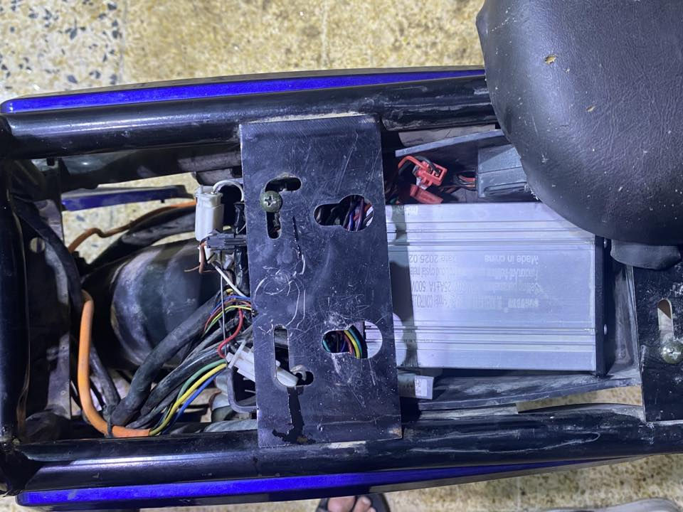 السلام عليكم  عندي هذولا للبيع ماطور الشحن سعرو 90.                                        البايسكل ثنينهم70 بيهم مجال ***********
