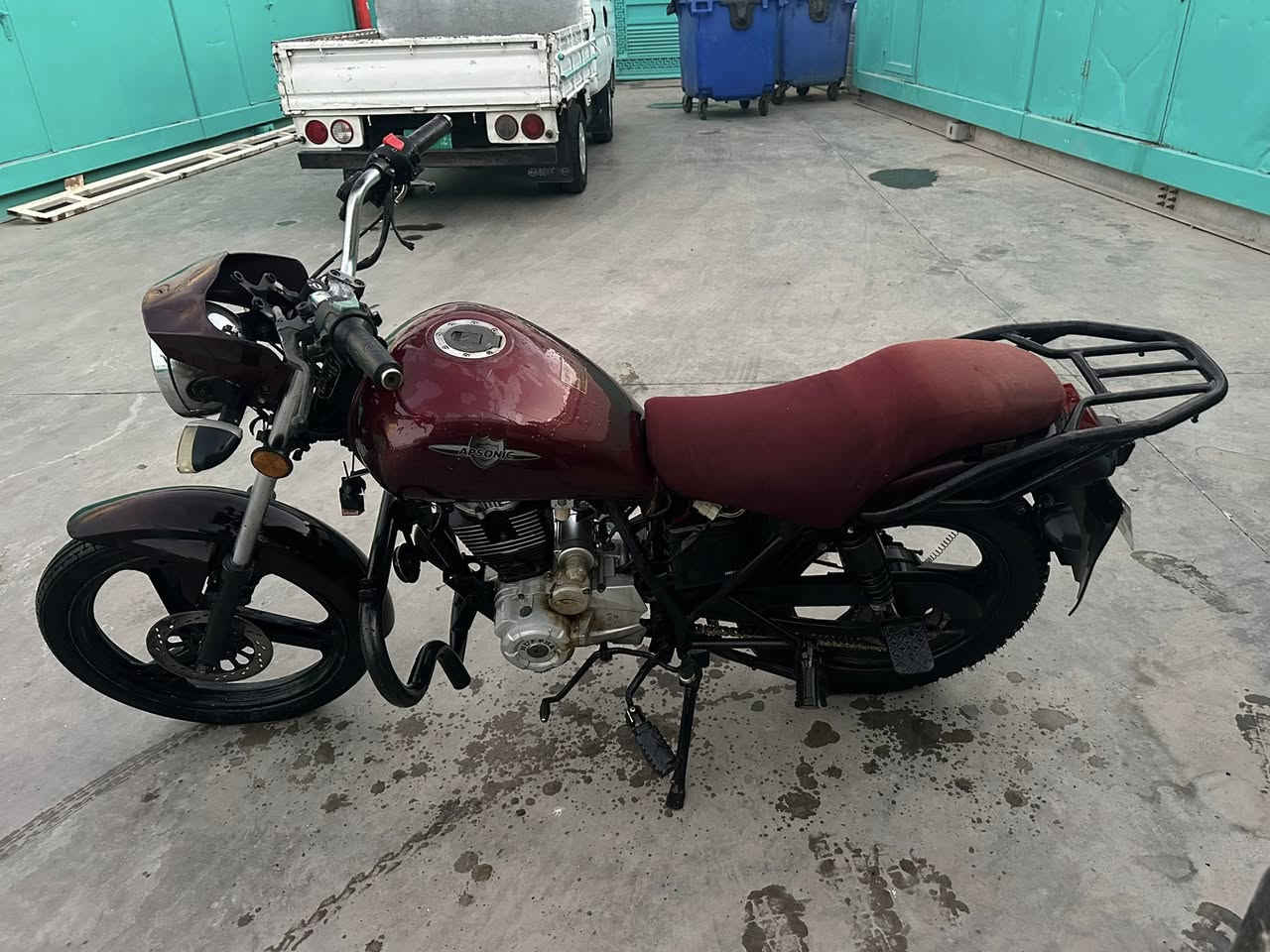 سلام عليكم دراجة هويشة للبيع اوراق اصلي بسمي موديل ٢٠١٣ دراجة معمرها على ايدي كلة جديد كهربايات تايرات كلة جديد نضيفة سعر ٦٠٠ الف العنوان كربلاء حي النصر
 رقم الهاتف ‭٠٧٨٦ ٣٥٥ ٩٥٨٨‬
