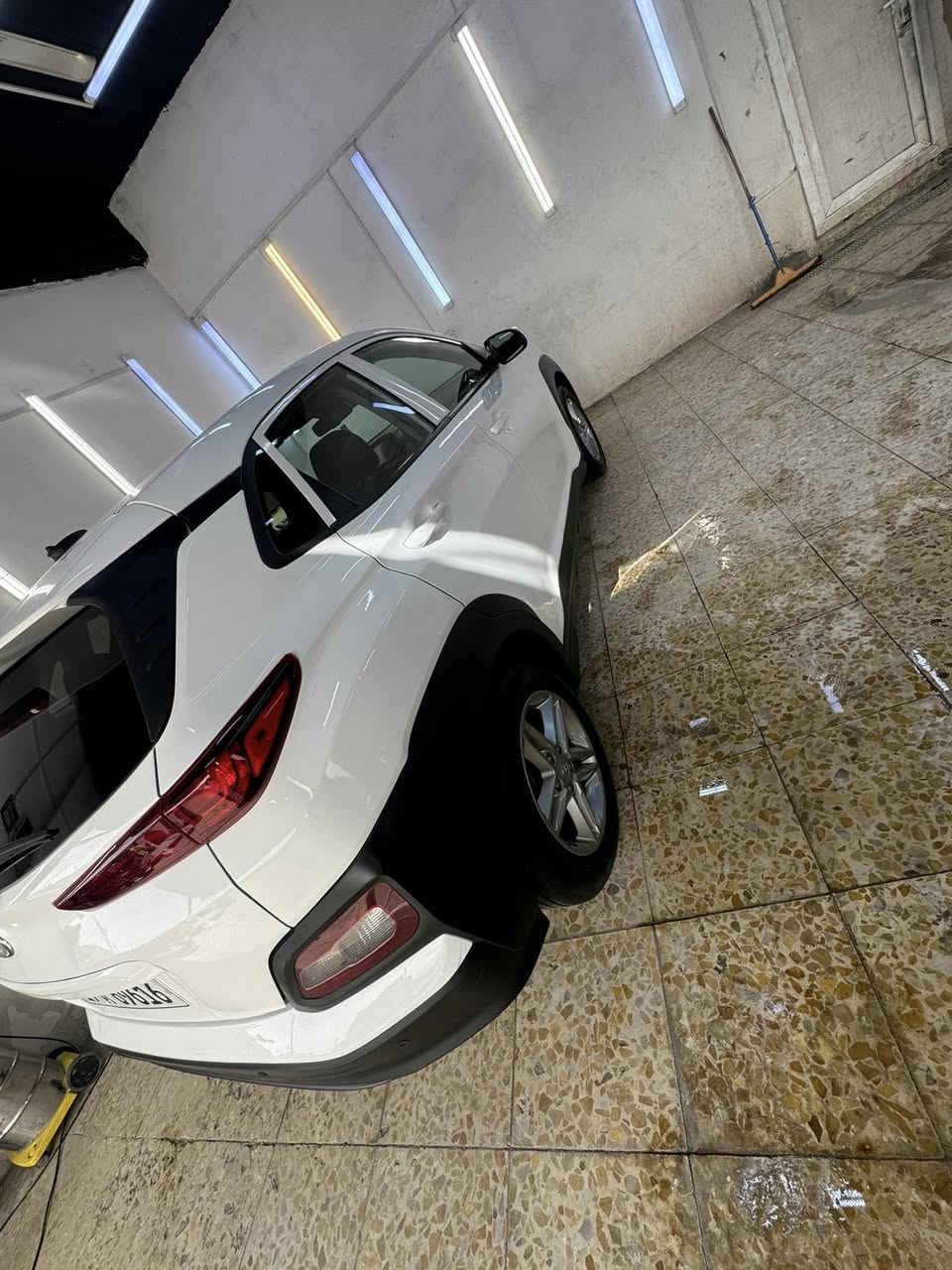 ٢٠٢١ للبيع 

ماشيه 88 مايل 

حادث كما موضح بالصوره والسياره بيها رش صبغ كلها على اثر الحادث فقط 

السياره لا مغلوبه ولا ملعوبه بيها ابد على حادث امريكا وانصبغت هنا السياره برغي ما مفتوح بيها ابد 

السعر 110 قابل للتفاوض 

***********
