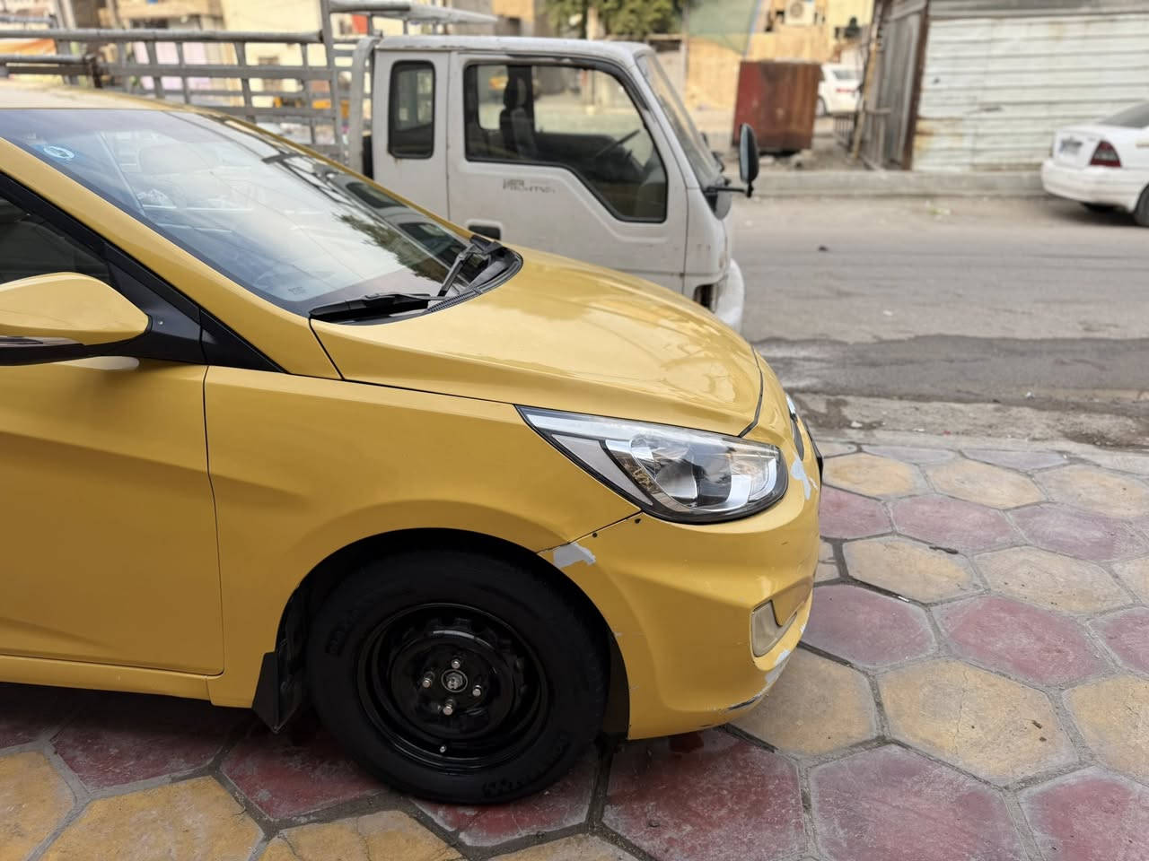 سلام عليكم  اكسنت خليجي موديل 2016  محرك 1600 قطرتين السياره جاهزه وخير من الله كله جديد تخم تاير صدر امامي خلفي كله جديد اي نقص مابيها
ما بيها لا تبديل ولا اي شي

العنوان بغداد مدينه الصدر/***********

السعر 97$
