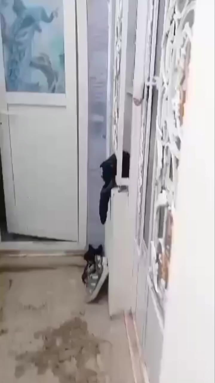 بسم الله الرحمن الرحيم بيت للبيع المساحه 100 متر طابق ونص بناء درجه اولي  اساس وسقف صب كونكريت بناء طابوك تطلوعه 45 وباقي مطلوب للمصرف 90 مسدد منه سنتين حي النداء شارع مجمع بيتي خلف علوه تفاحه يبعد عن الشارع العام 200 متر للاستفسار***********
