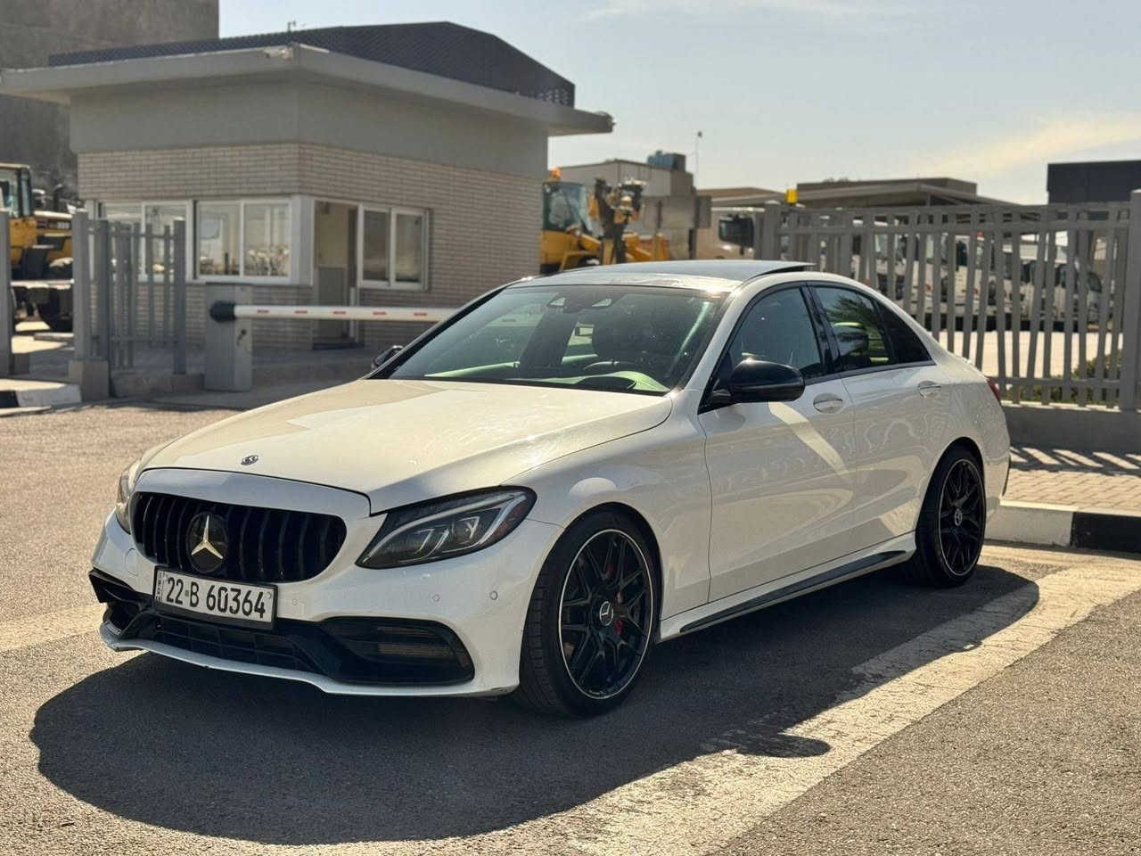 السلام عليكم 
مارسدس c43 (((((AMG ))))) 2018
محرك (6) لاتقارنها بc300 عاديه 
‏‎بانوراما
لايتات داينمك   
‏‎بصمه ابواب
‏‎صندوك كهرباء  
‏‎ستيرن ميموري 
‏‎بصمه ابواب 
‏‎كشن تدفئه
جلد
‏‎كشن خزن ميموري
‏‎دبل ماوس
‏‎كشن حضن 
‏‎حساس امامي خلفي ورادارات 
‏‎داخل دشبول وكراسي وبطاين خياط احمر
‏‎مرايه شفط وقلاب 
‏‎لايت دبل عدسه
‏‎زينون 
‏‎انضمه قياده 
‏‎كامره اصليه 
‏‎رادار جانبي (نقطه عمياء)
ماشيه 80 
غير متواجد على الفيس 
*********** 
السعر 270 وبيها مجال
مكاني بغداد السيديه
