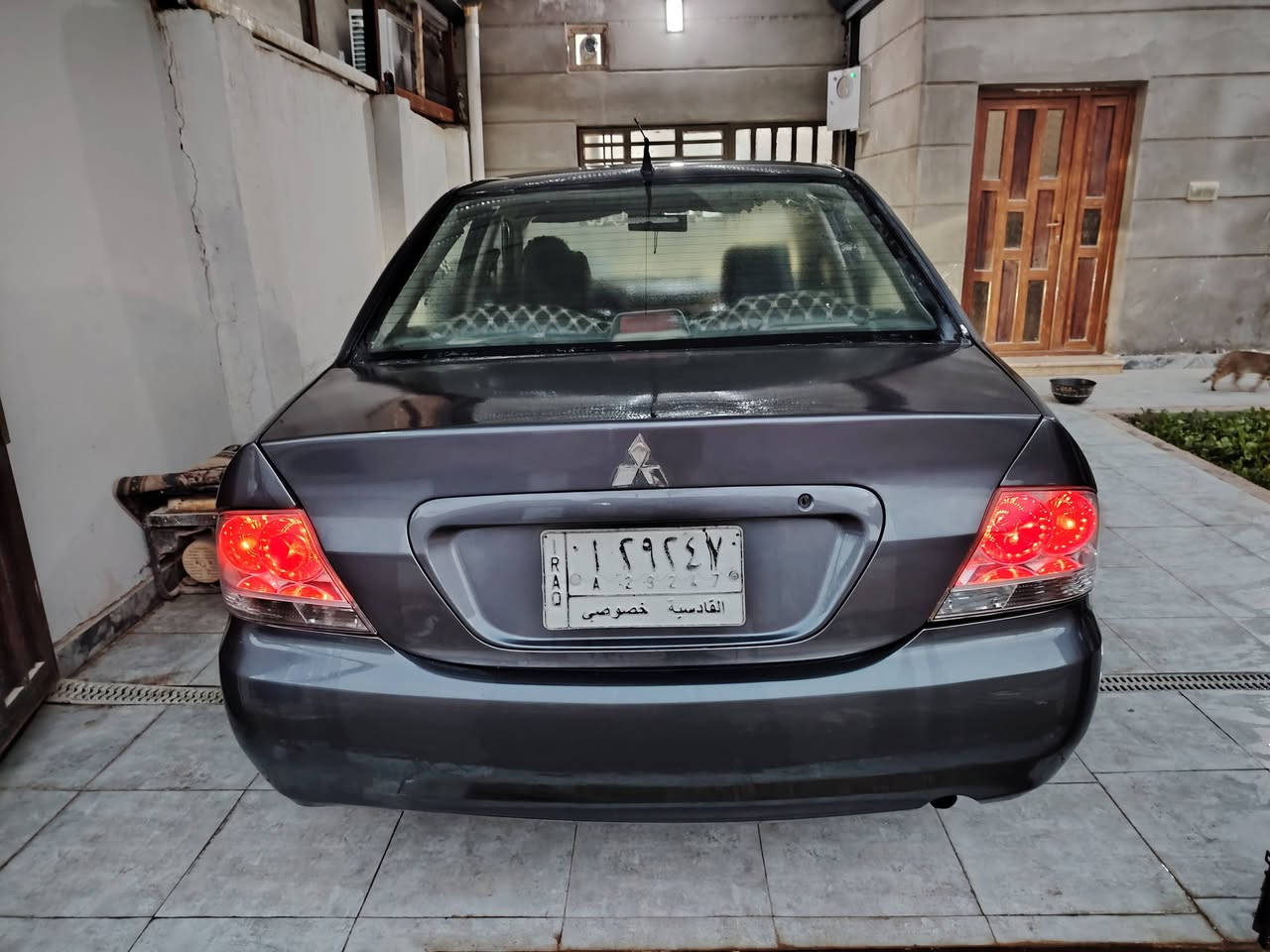 السلام عليكم اخوان لانسر ١٠ خليجي السياره جديدة بمعنى الكلمة واحلى من الصور بالحقيقة مصبوغه عام جراد جان بيهه وضربة جاملغ خلفي وطختين بسيطات وصبغتها رقم قادسية أكفلها كص عيب شرعي وضربة قوية شواصي بالكارتون مكينة كير كفالة كلشي شغال بيهه شركة السعر ٦٧ مال بيع مكان السياره الديوانية فلكة شارع ٦٠ هاتف *********** وهاي كل التفاصيل فوك مع الود والاحترام
