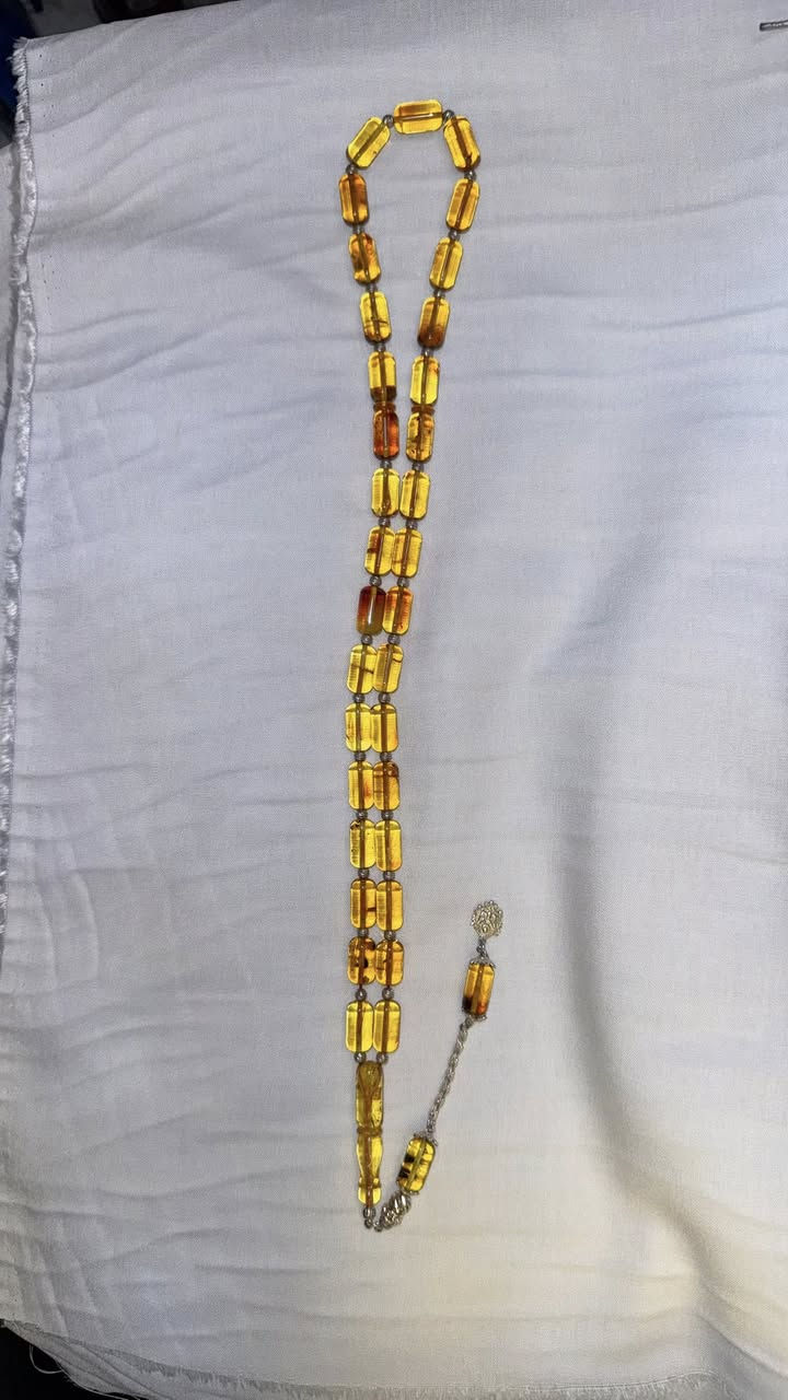 سلام عليكم سبحي الشخصيه اريد ابيعهن لان صار عدي هوايه كله اصلي بلطيقي وقديم ومشروط اقرالي المنشور زين كبل لتطب وتعامل مكاني بغداد الاعظميه *********** ممتواجد علا الفيس بوك رقمي بي واتساب 
اول وحده كهرب بولنديه قديمه مغلفه طبيعي لا حراره ولا معالج مشروط الوزن 28غ كركوشه فظه وحجر كهرب من نفس المال وفيروزه نيشابوريه تفاحيه السعر 300$
الثانيه بولنديه مشروطه طبيعيه مغلفه قديمه حيل مكفوله ممعالجه حراره او غير شي الوزن 20غ الى24 ممتاكد السعر 200 دولار 
الثالثه عطش برميلي او كبسولي الفواصل والكركوشه كلهن فظه مشروطه السعر 160$ الوزن 45غ
الرابعه 101فرز الكويت وشغل الكويت ناس اصيح جبس بعسل وناس اصيح قشطه بعسل وناس اصبح سيراميك واختلفت التسميه الوزن 23غ كركوشه فظه السعر 200$ وشكرا متعجبك الاسعار روح للمزادات واتفرج واسف علا الحجي هواي وكل هاذ الحجي وهم راح يجي واحد ويسال
