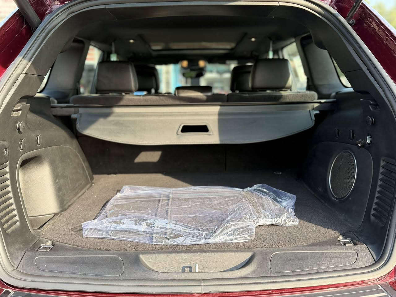 جيب خليجي ثمانينية 
 السيارة ماشية 53الف  (كيلو)
موديل 2021
ملاحظه ( يوجد بارد بل باب امامي ورصعه بيدار جامغ امامي ونص دعاميه خلفيه صبغ الباقي كفاله)
V6 3.6L محرك
* المواصفات :
80th Anniversary نسخة ال *
* رادار امامي مع مانع تصادم .
* اصطفاف ألي ( اوتوپارك ) .
* تحذير الخروج عن المسار .
* نقطة عمياء .
* دفع رباعي 4x4 .
* فرش المقاعد من الجلد .
* المقاعد الأمامية تبريد .
* صفي المقاعد الأمامية كهربائية .
* ذاكرة لحفظ وضعيات الجلوس .
* المقاعد الأمامية مع تدفئة .
* المقاعد الخلفية مع تدفئة .
* ويل قياس 20 انج .
* مقود السائق كهربائي .
* تدفئة ستيرن .
* سقف بانوراما .
* شاشه كبيرة 8.4 انج .
* نظام الخرائط (GPS) .
* نظام خاص للطرق الوعرة .
* المصابيح الأمامية زنون .
* المصابيح الأمامية مع LED لايت .
* كشافات الضباب زنون .
* تشغيل عن بعد .
* صندوق كهربائي .
* حساسات أمامية .
* حساسات خلفية .
* كاميرا خلفية .
للاتصال : ***********
