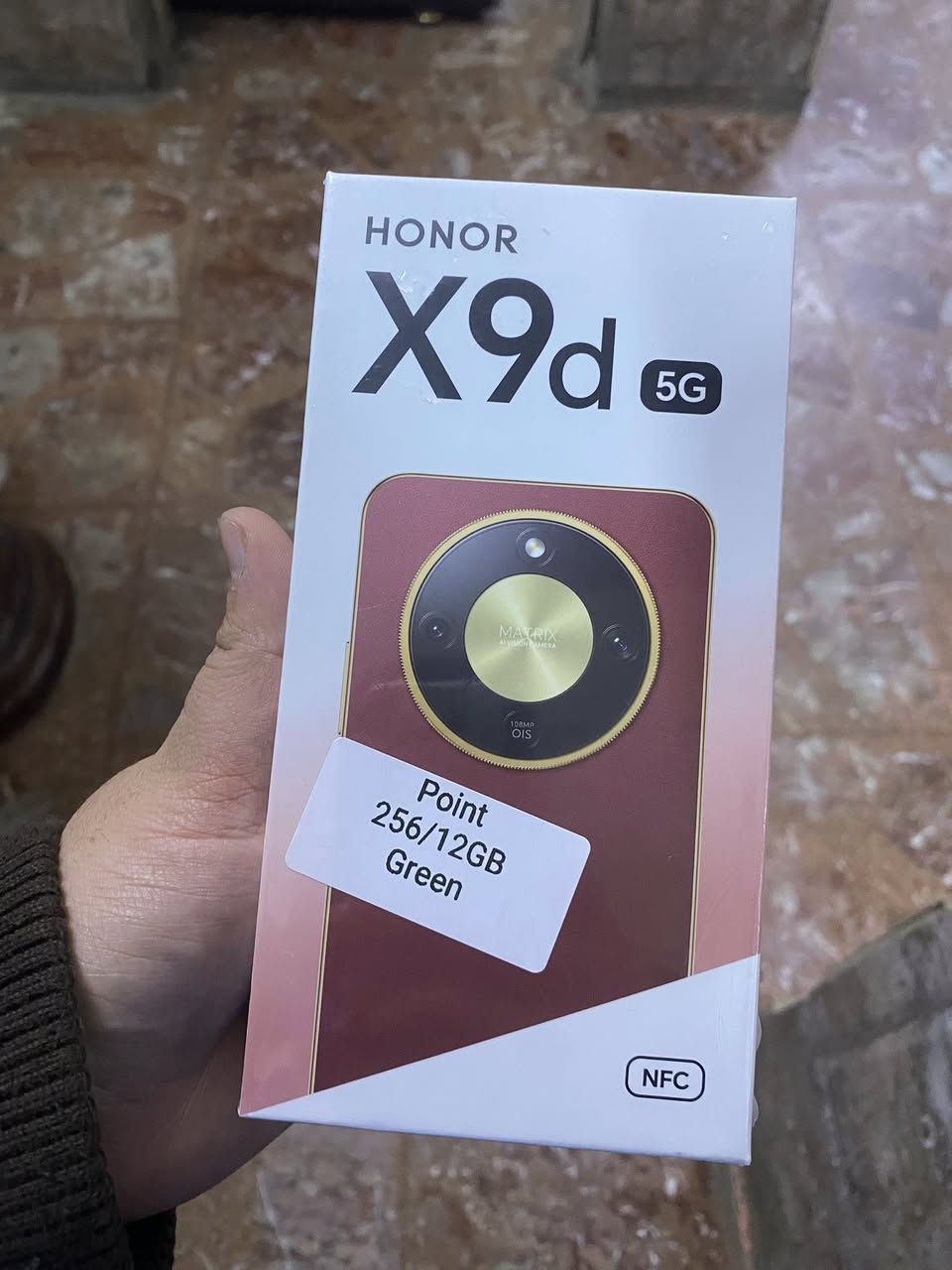 السلام عليكم هونر x9d بعده بالنايللون ممفتوح العنوان بغداد القاهره ***********  السعر٤٢٥ الف جوه السوك
