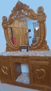 سلام عليكم غرفة نوم تسكام درجه أولى ثكيل طابقين ٦ابواب مسكمه قبل سنتين السعر ١٩٠٠وبيه مجال ***********
