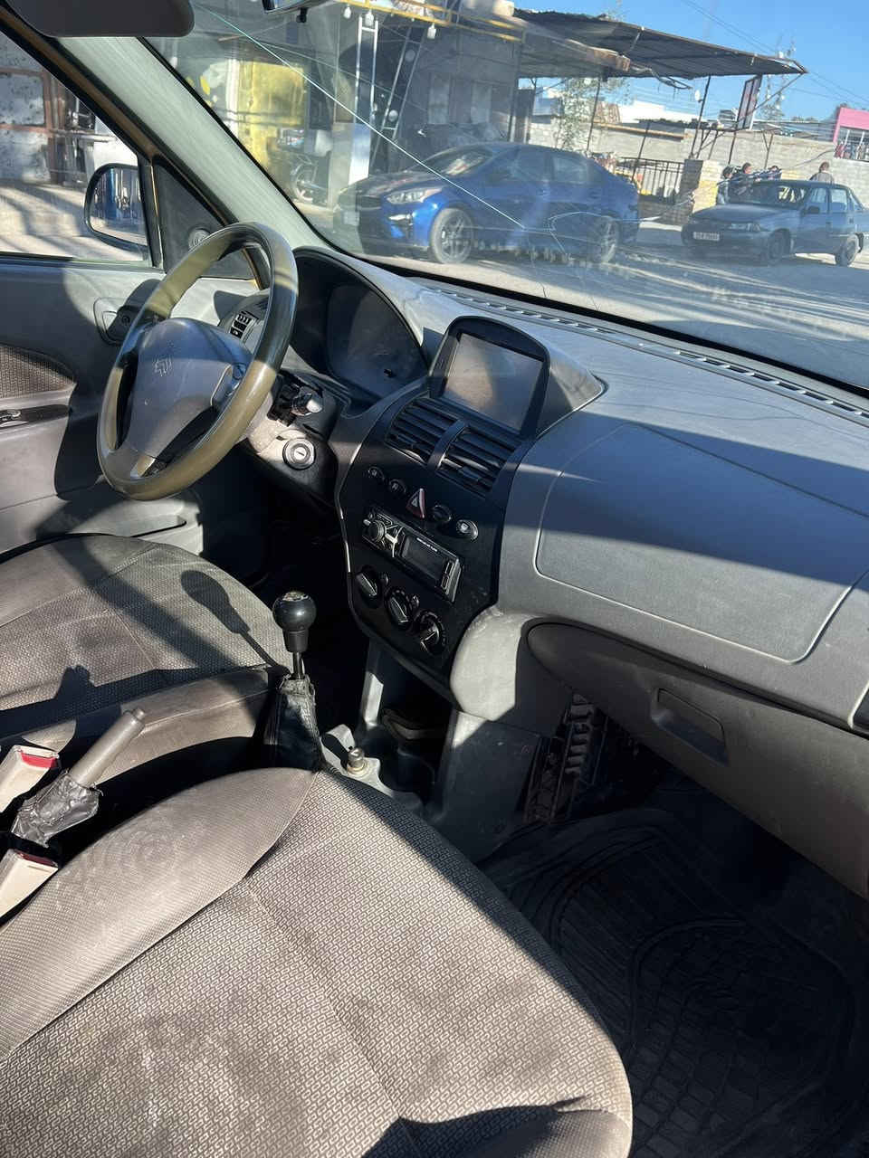 سلام عليكم طيبه ٢٠١٧ سياره  حلوه بس يرادلهه ترتيبات الباور ودرايمشفت رقم بغداد تحويل ثاني يوم عليهه غرامه عليه تاخذ صافي  بيهه ضربه بابين السايق والخلفي وجاملغ المامي كير ومحرك مكفولات  رقم بي واتساب *********** السعر ٣٥ وبيهه مجال قليل
