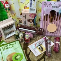 عروض راس السنه • بوكس مكياج • توصيل مجاني