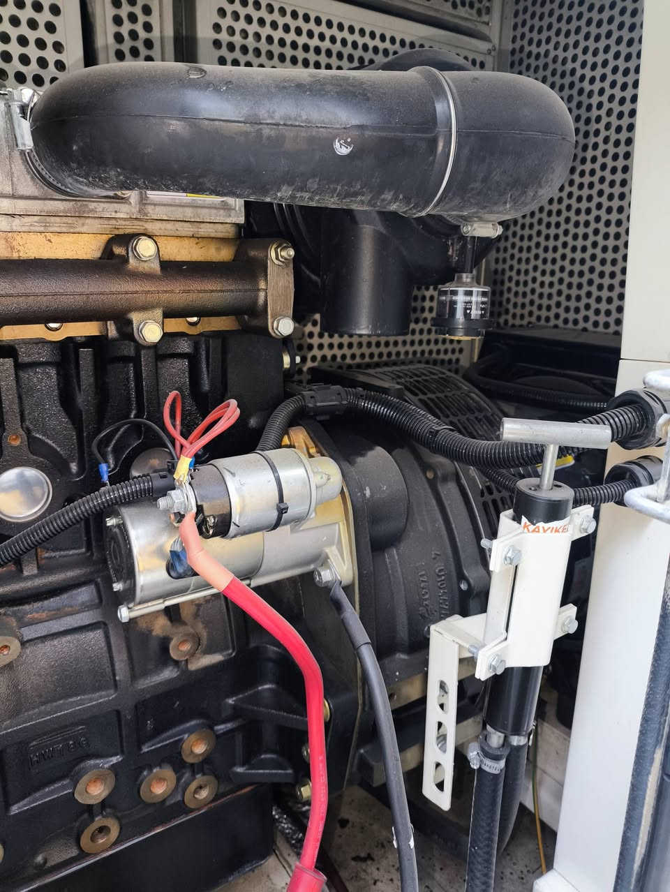 بيركنز انكليزي 4 سلندر كاتم تكسان بلادي توليد ستامفورد انكليزي 21KVA شرط الشغل وشرط الفحـص السعر 45 ورقة العنوان اربيل *********** يوجد توصيل لكافة المحافظات وبضمان 🚚
