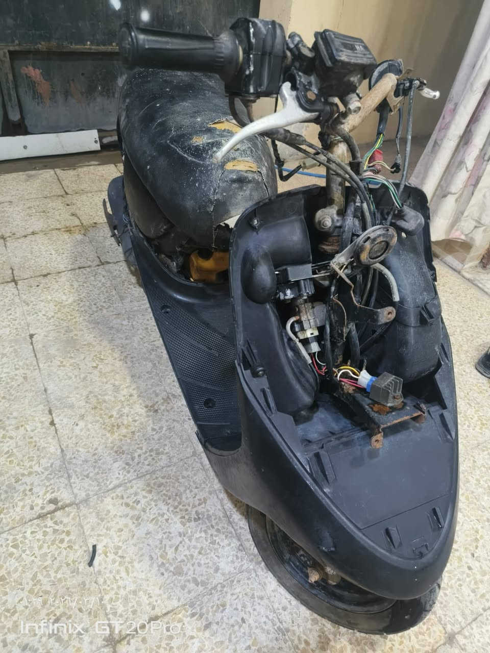 السلام عليكم  دراجه لبيع السعر 120الف وبيه مجال بسيط  مكفوله الشاصي  والمكينه والكهربائيات كله شغاله سلف هورن تجفيت جديد الدراجه مكاني الدوانيه الاخصيمه ‏*********** للستفسار هاذه الرقم وبي واتساب
