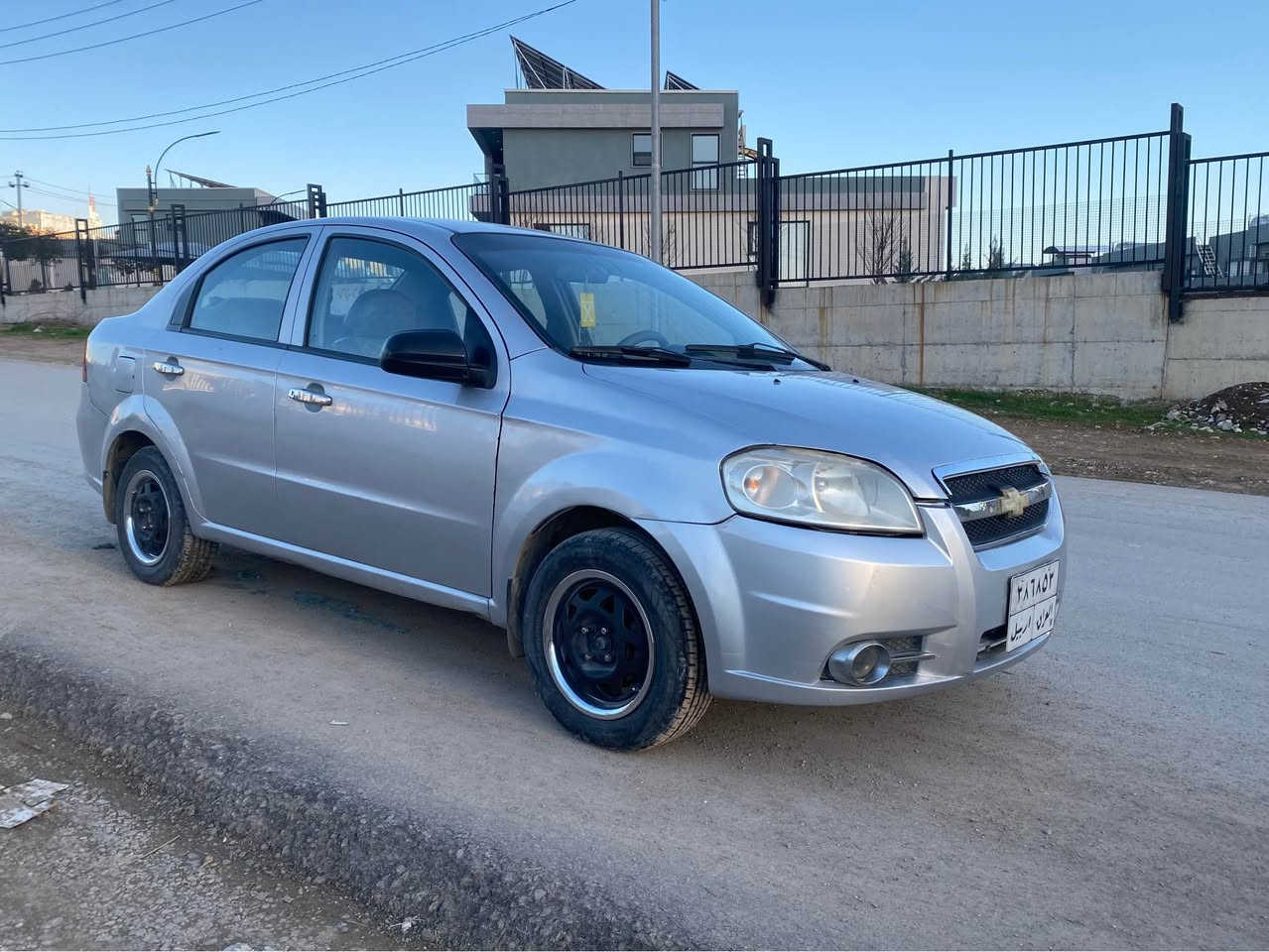 ئەڤیۆ مۆدیلی ٢٠٠٨ گیر عادیە گێرو مەکینە ی بەشەرت بێ عەیبە تەبرید ساردوو گەرم مەزبووتە تەقەو رەقەی بەشەرت ٣ پارچەو دەرگایەکی بۆیاخە لەسەر کاڵبوونەوە بی دەعم و لێدروە  نرخی ٥٥ وەرەقەو معامەلەیەکی کەم 
ژ.م *********** السليمانية, العراق
