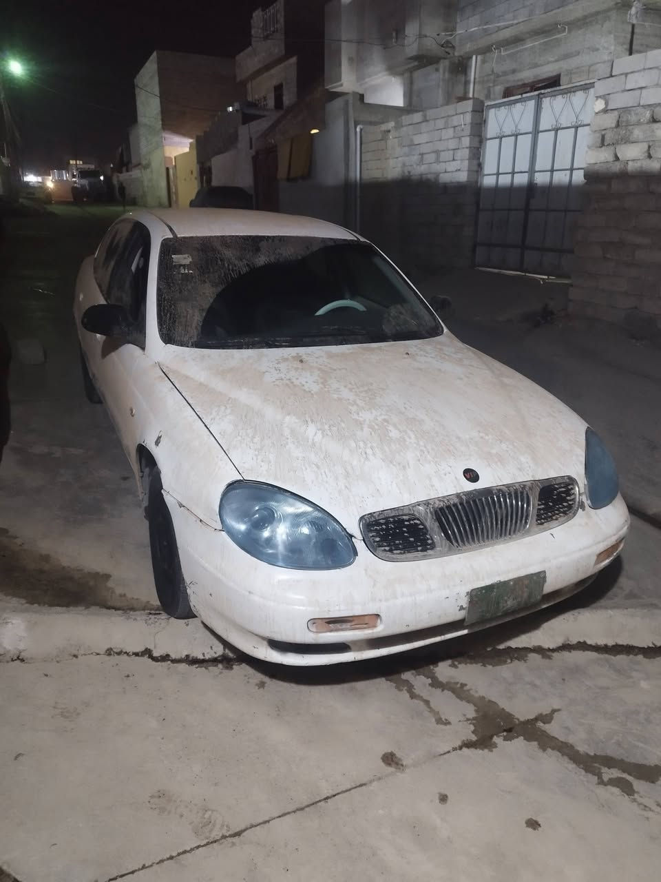 السلام عليكم
دايو موديل 2000 

محرك 20 فكترا 
محرك  قبل شهر شديتو مال گصه  گير شرط 
رقم اخضر شرط الوكاله وال تحويل 
طخم نص ونص بدون ضرر بيها تلگيطات صبغ بدون معجون تراي  200 وين من تريد وايرمنيه شغاله كلها كابون شرط مامسجل السياره بيها واحه 

الخاص مفتوح 
السعر عل خاص 
*********** 
واتساب فقط ☝🏻 مكاني موصل الايمن حي التنك
