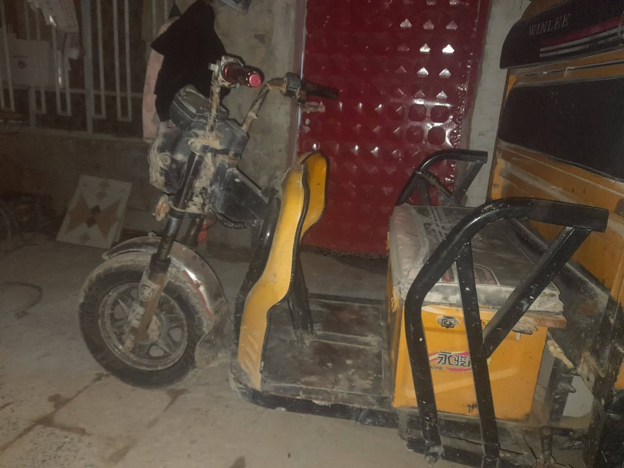 ستوته شحن ٥باتري نص عمر  ونقص كهرباءيات والباقي شغاله ٤٥٠ وبيه مجال ***********
