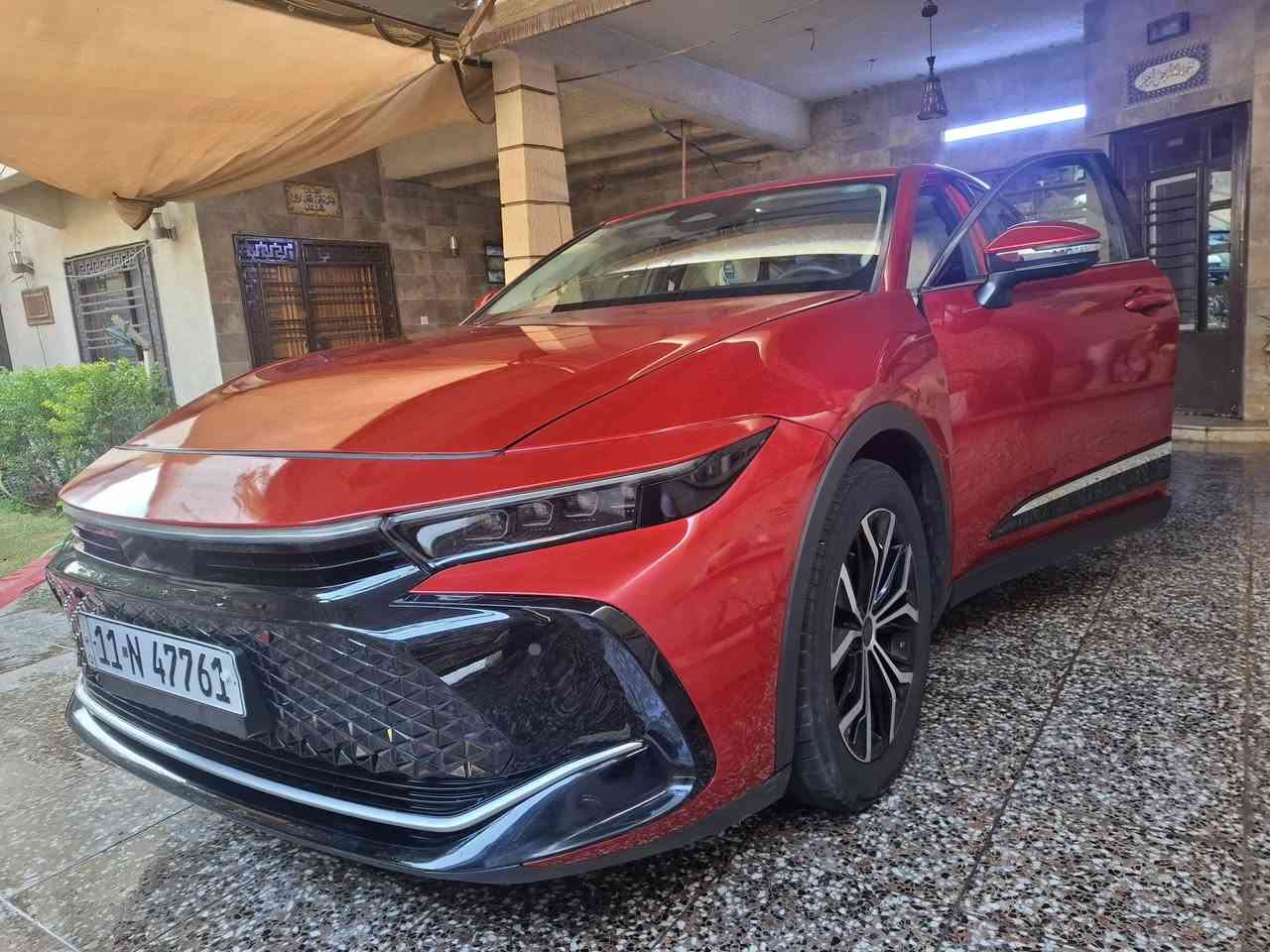 سلام عليكم
من رخصة الأدمن 
تويوتا كراون خليجي 23 
ماشية 42 ألف كيلو 
السيارة بأسمي رقم بغداد 

السيارة مكفولة من اي دعمة او تعديل وبدون airbag 

 تضررت السيارة نتيجة جدحة كهربائية من السيركت الرئيسي للمنزل وتم صبغ البنيد وجزء من الجاملوغ 

المواصفات : سيارة فول أبشن 

 بانوراما كراسي جلد كهرباء برده كربائية 
 رادار كاميرات360  توقف ذاتي 
  نظام صوتي بنوعيةJBL  
وباقي مواصفات الكراون المعروفة
جك وسبير منازلات كتيب المالك موجود 
 
السعر 290 ورقة 

للتواصل *********** - ***********
