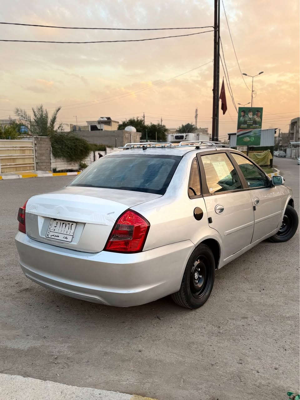 السلام عليكم 
📌ليفان 520 موديل 2012 
📍كير ومكينه خير من الله 
📍صدر امامي خلفي جديد 
📍كهربائيات كلها شغاله 
📍تبريد ثلج ❄️ 
📍تخم تاير نضيف 
📍شاشه 
📌مكاني بغداد حي العامل 

📍السياره جاهزه وبدون اي نقص واحله من الصور وبل عافيه عل ياخذها

📞 ***********
📌السعر ٣٩ وبيها مجال بغداد, العراق
